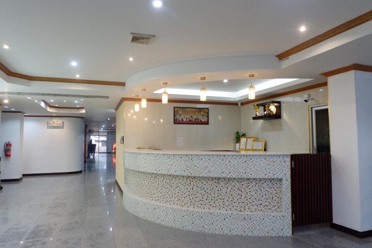Auychai Grand Hotel Lang Suan Ngoại thất bức ảnh
