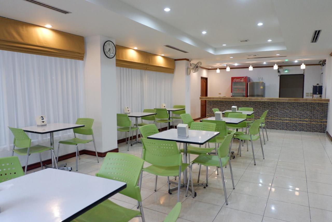 Auychai Grand Hotel Lang Suan Ngoại thất bức ảnh