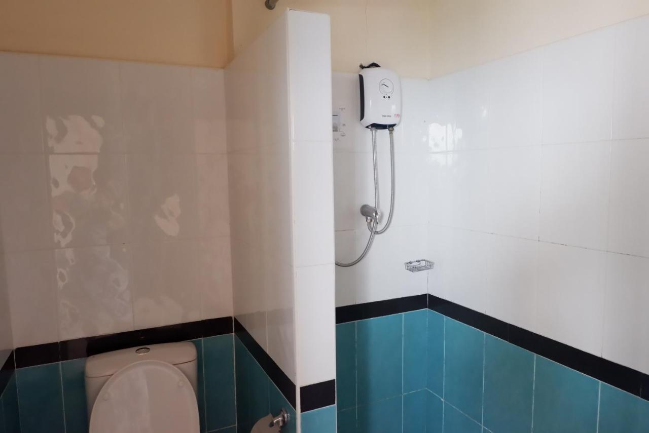 Auychai Grand Hotel Lang Suan Ngoại thất bức ảnh