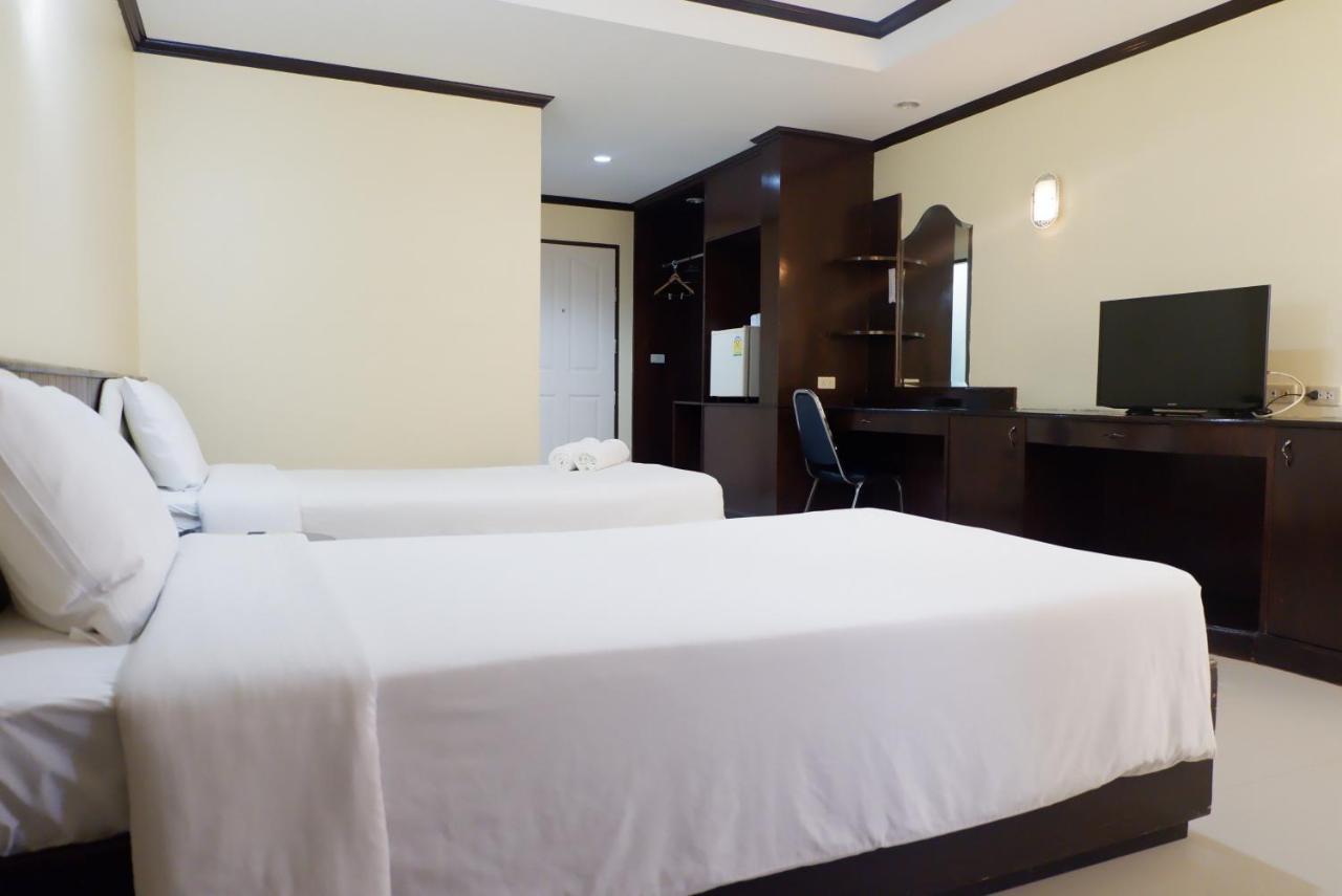 Auychai Grand Hotel Lang Suan Ngoại thất bức ảnh