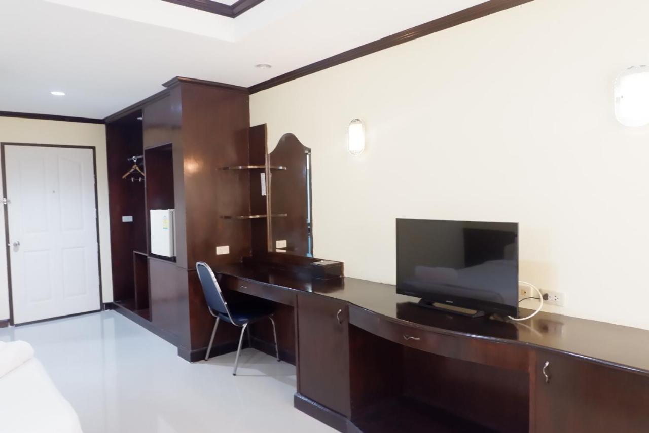Auychai Grand Hotel Lang Suan Ngoại thất bức ảnh