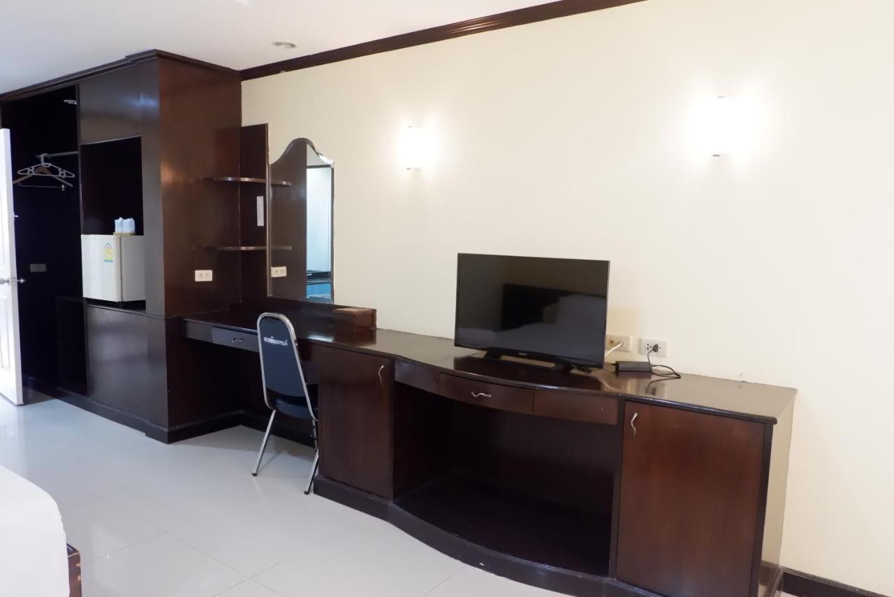 Auychai Grand Hotel Lang Suan Ngoại thất bức ảnh