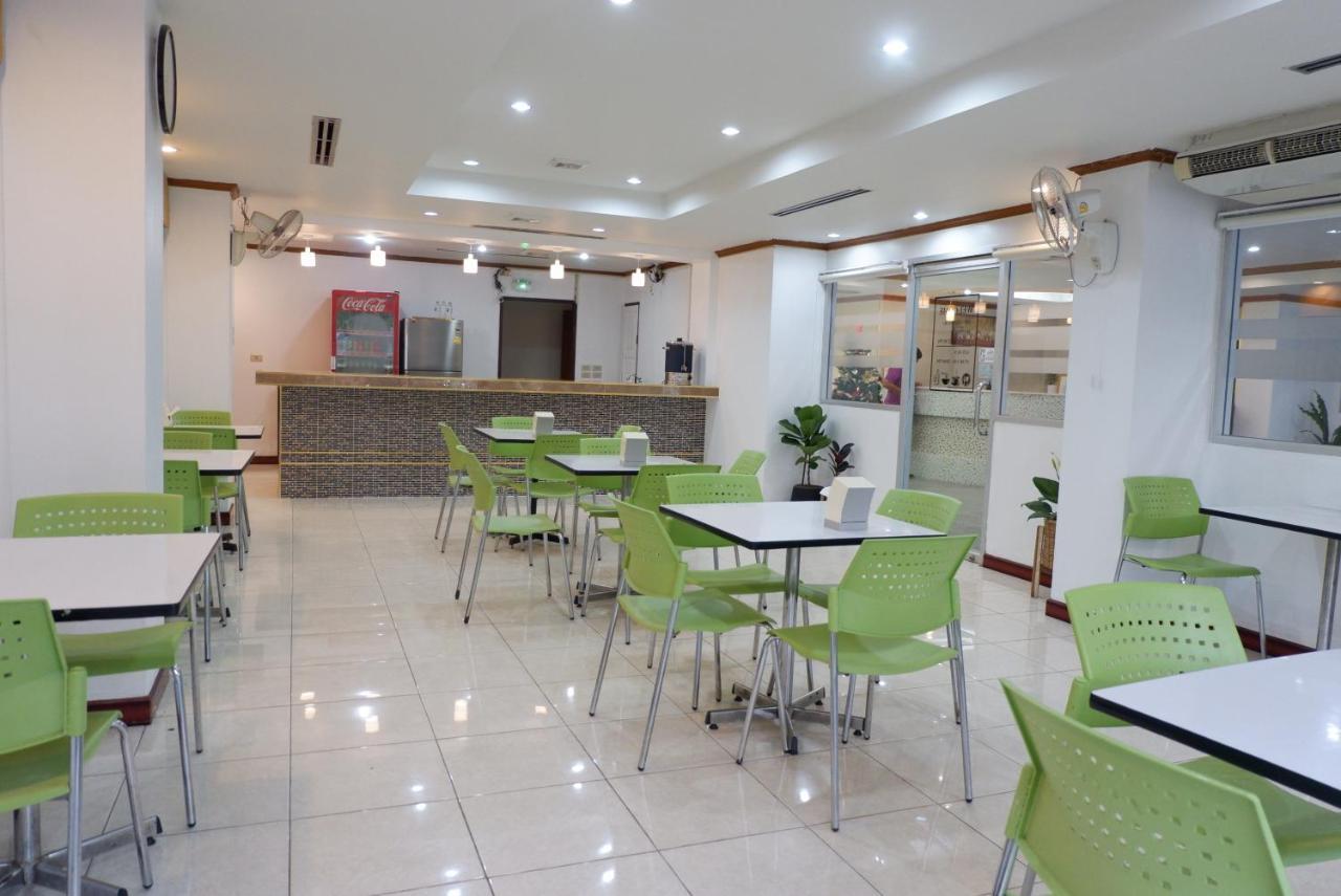 Auychai Grand Hotel Lang Suan Ngoại thất bức ảnh